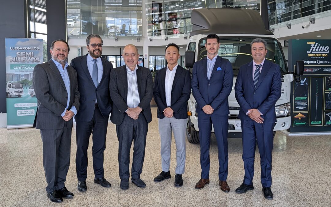 Directivos de Hino Motors Visitaron la Matriz de Teojama Comercial en Quito