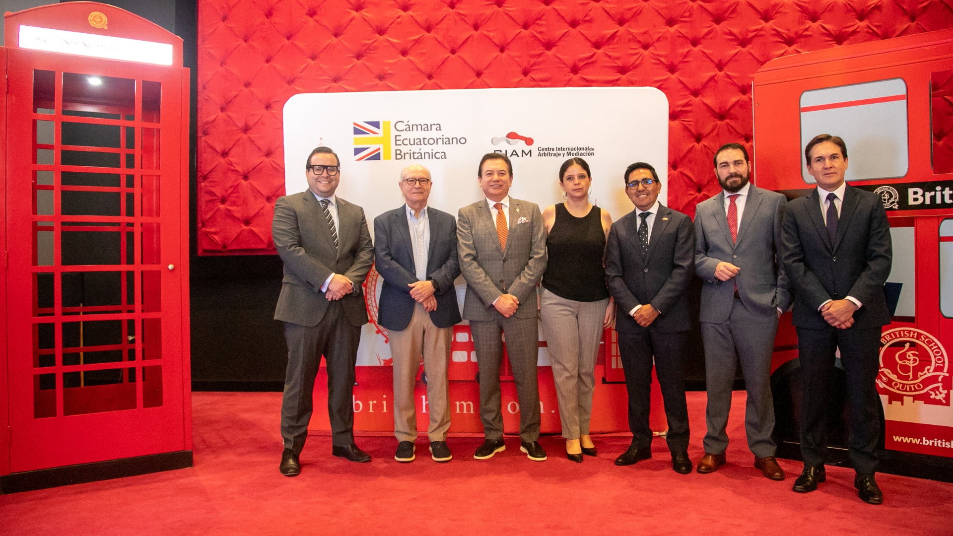 Números Asociados y Servicios