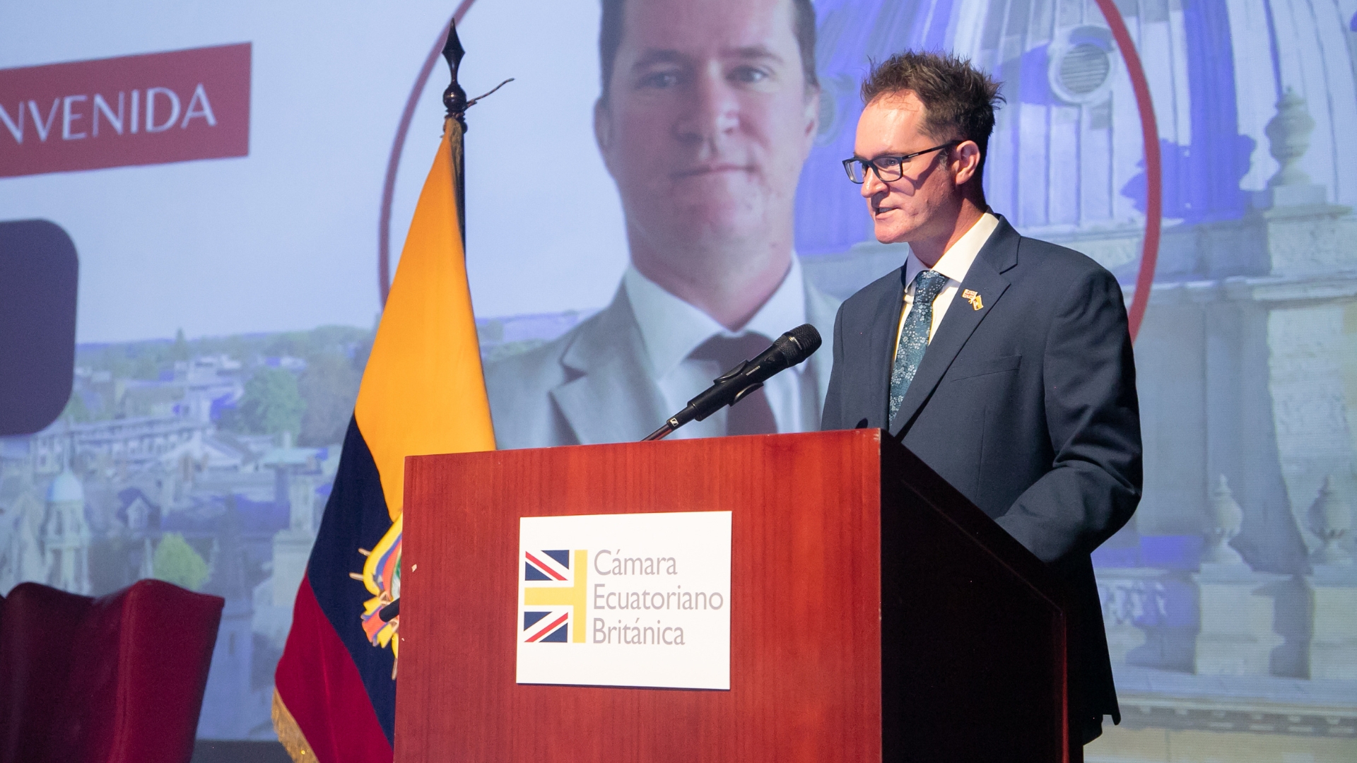 Números Asociados y Servicios