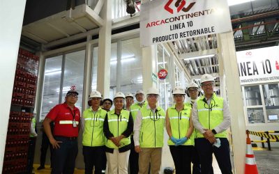 Visita Oficial: Arca Continental Ecuador Recibe a la Ministra del Ambiente en su Planta de Guayaquil