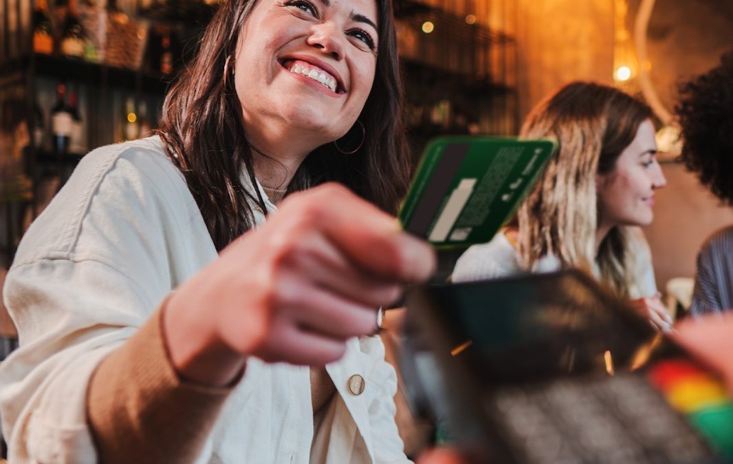 Produbanco – Acompañamiento Personalizado e Incentivos Claros: Claves para Rentabilizar los Programas de Beneficios en la Era Digital