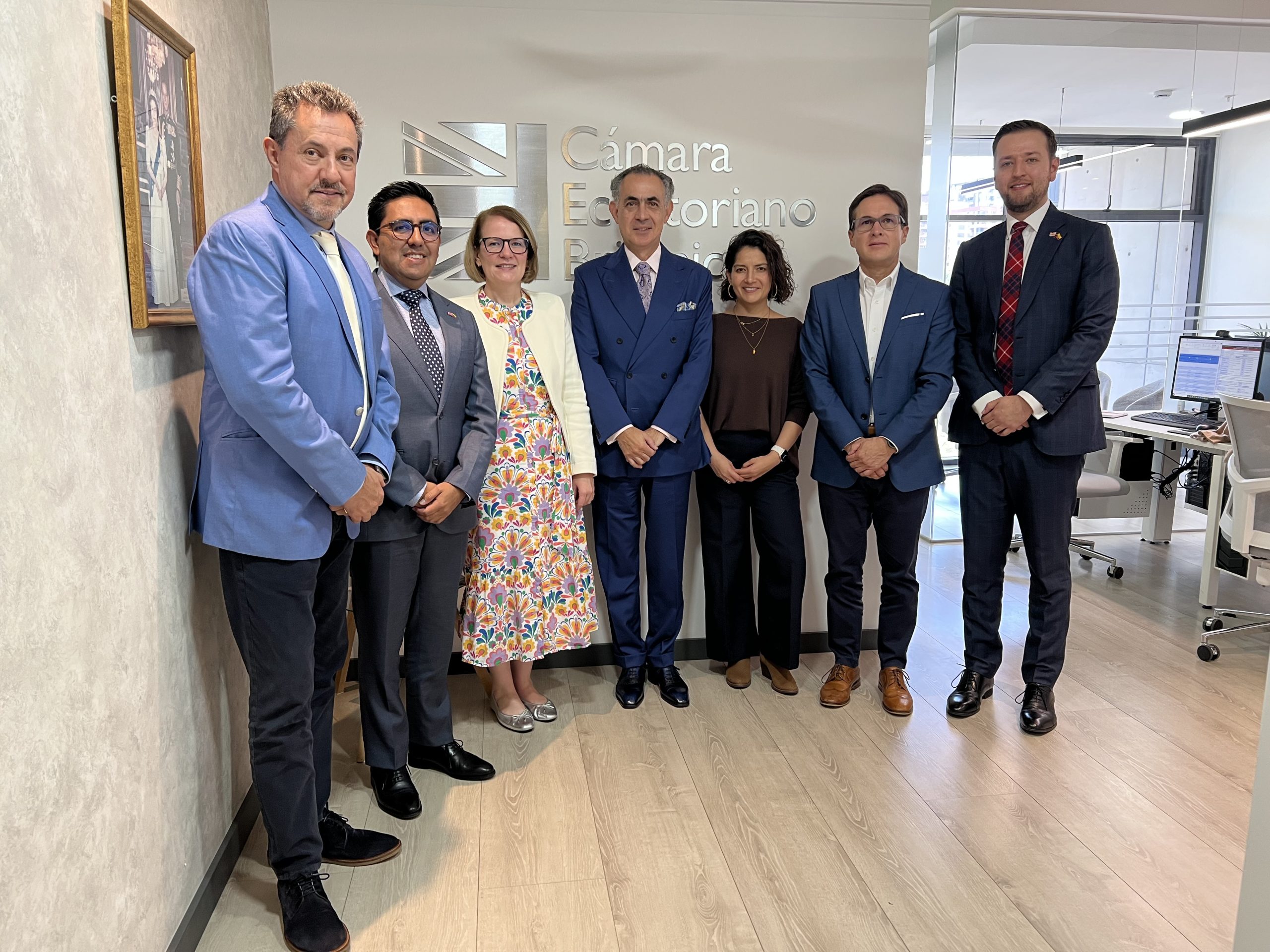 Números Asociados y Servicios