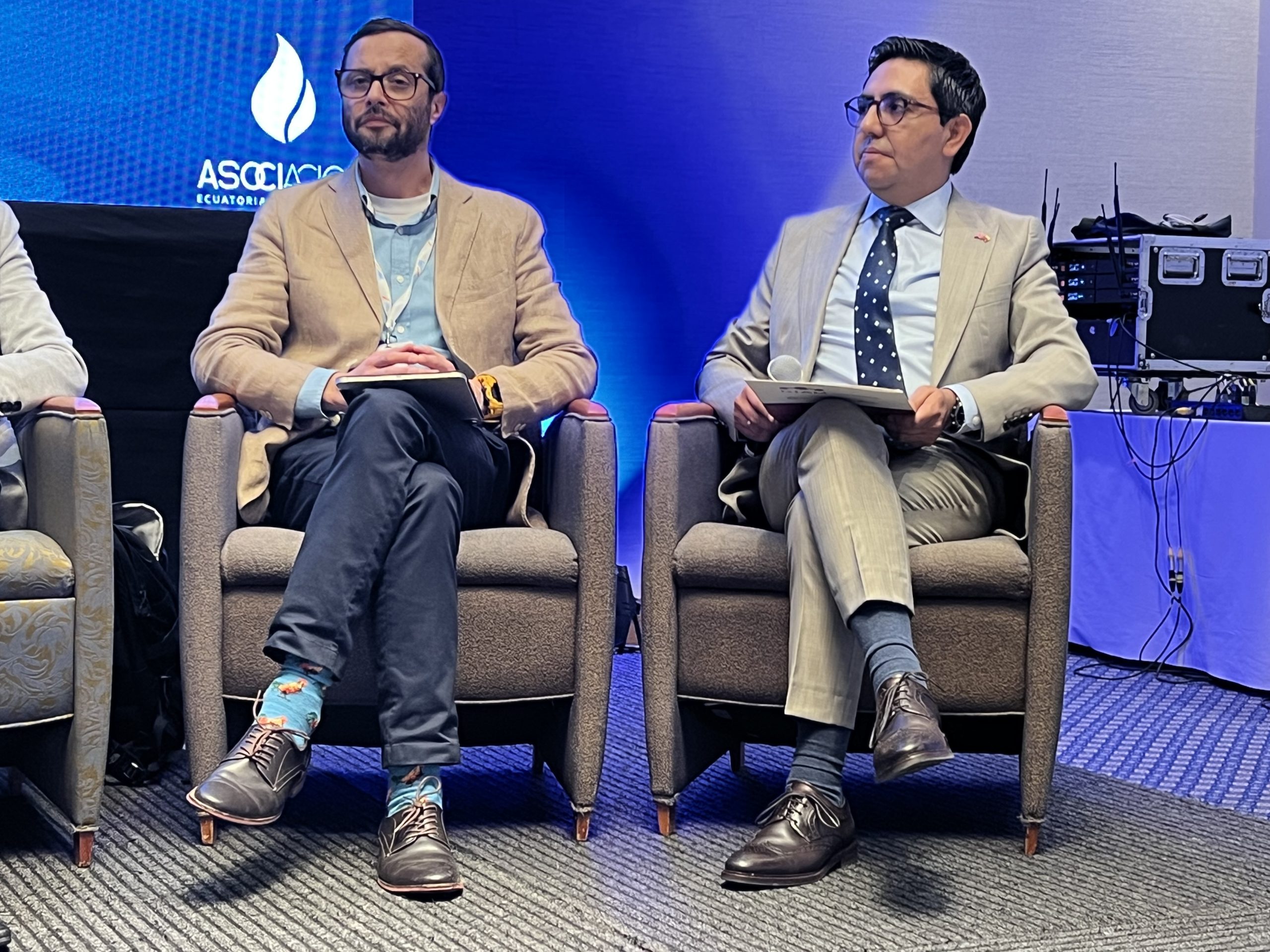 Números Asociados y Servicios