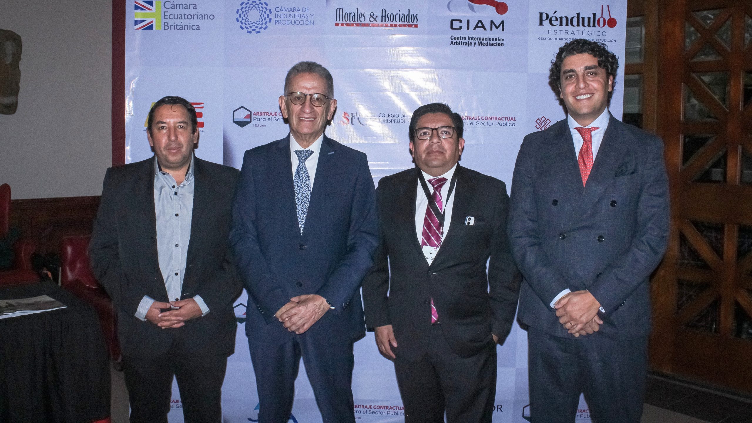 Números Asociados y Servicios