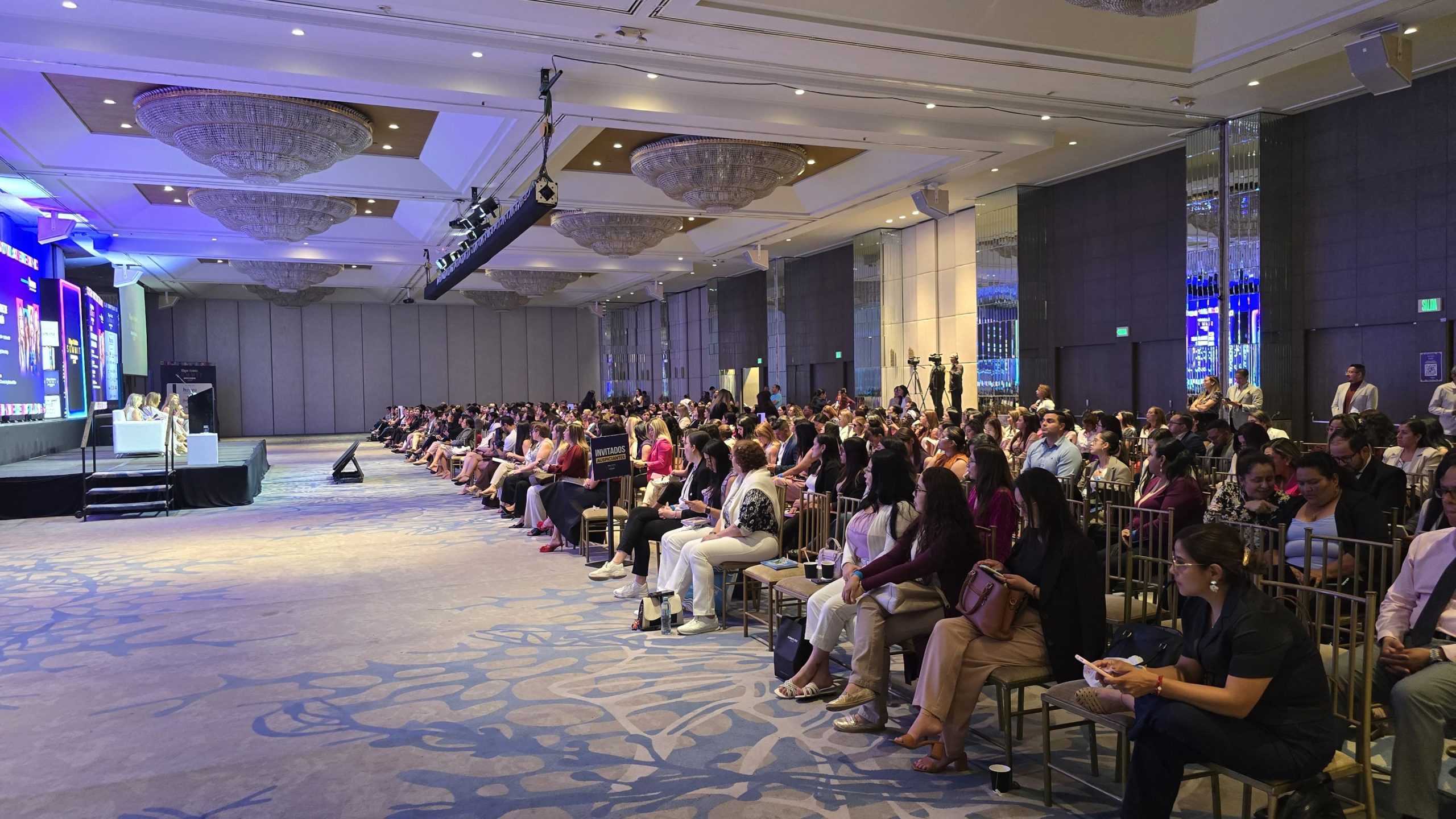 Números Asociados y Servicios