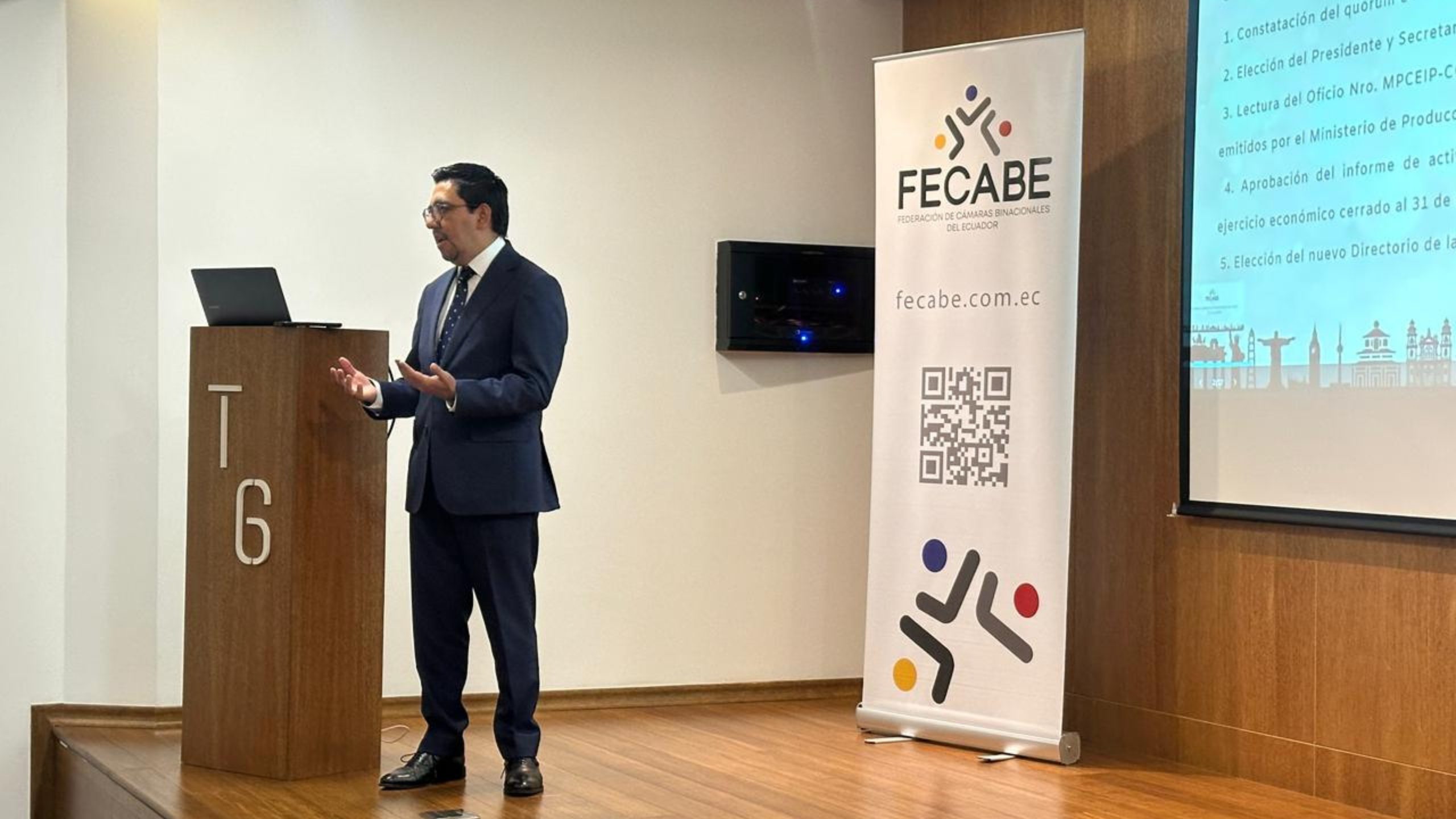 Números Asociados y Servicios