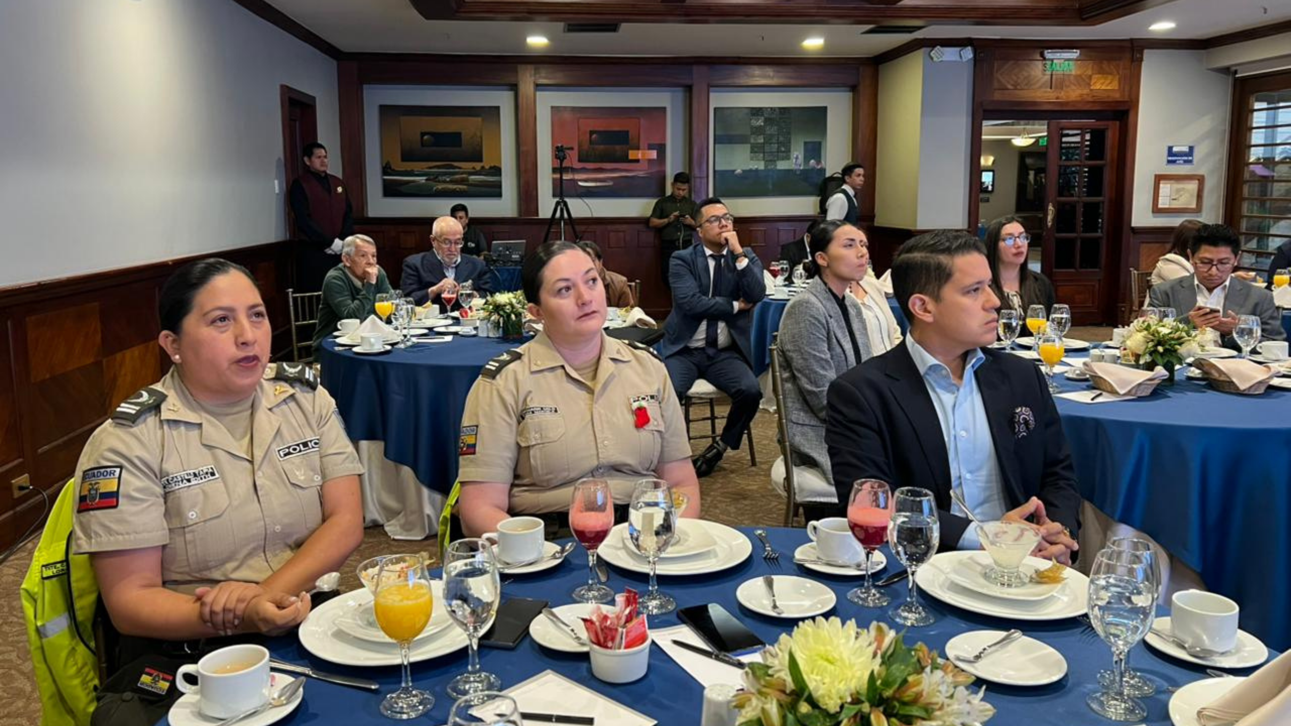 Números Asociados y Servicios