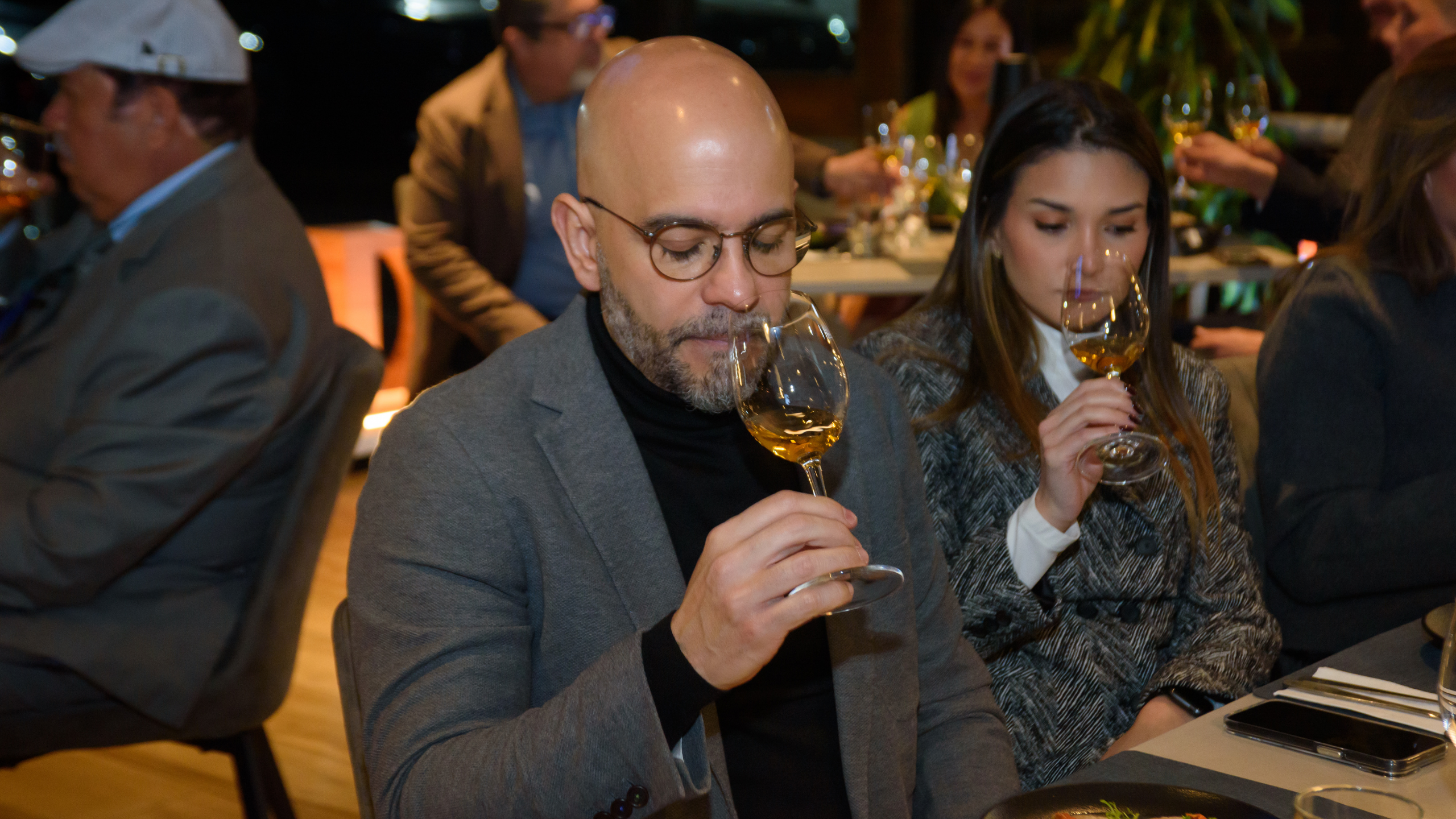 Números Asociados y Servicios