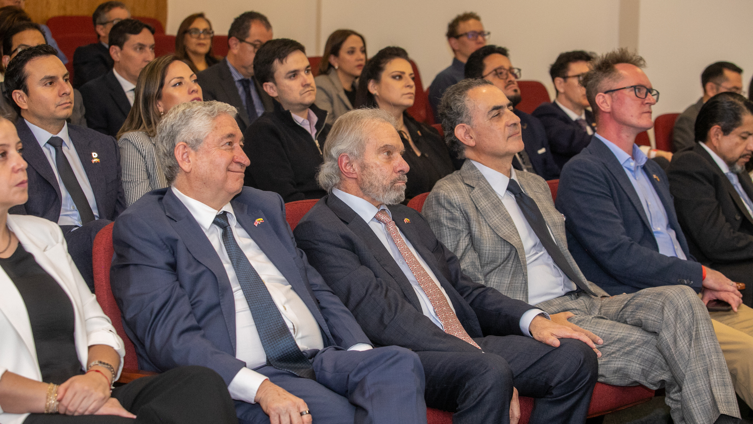 Números Asociados y Servicios